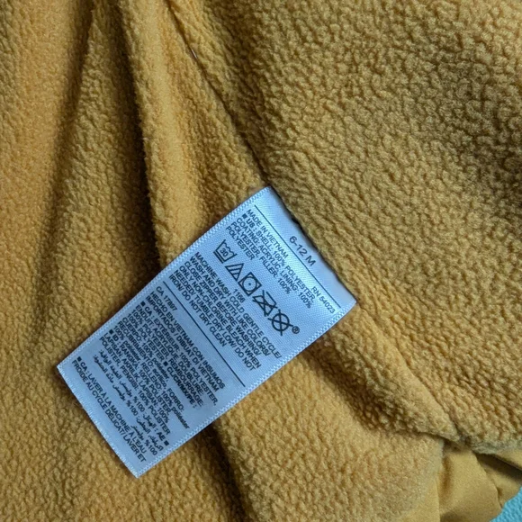 Old Navy Kids Puffer Vest in Mustard Yellow 6-12 month - Picture 3 of 5